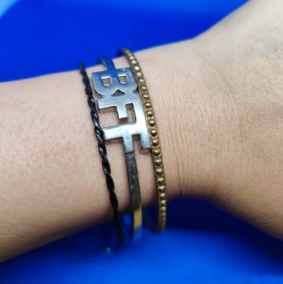 6/$20🔖3 pieces bangle lot - Picture 3 of 5
